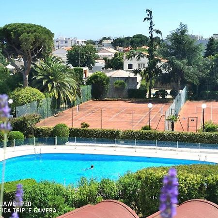 2 Pieces Climatise-Wifi / 4 Voyageurs / Boxe Prive / 2 Piscines / 2 Tennis / Petanque / Pingpong อองทีบส์ ภายนอก รูปภาพ