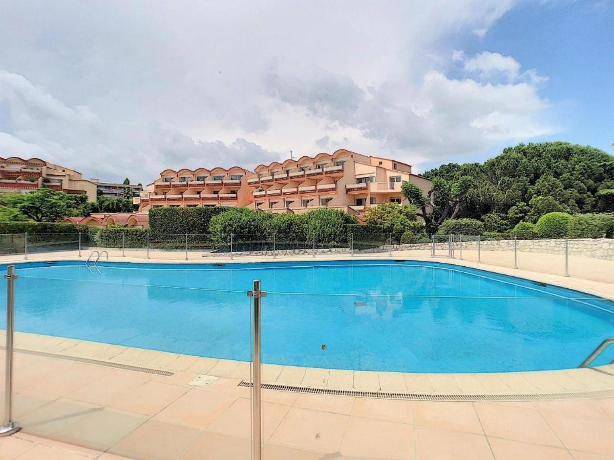 2 Pieces Climatise-Wifi / 4 Voyageurs / Boxe Prive / 2 Piscines / 2 Tennis / Petanque / Pingpong อองทีบส์ ภายนอก รูปภาพ